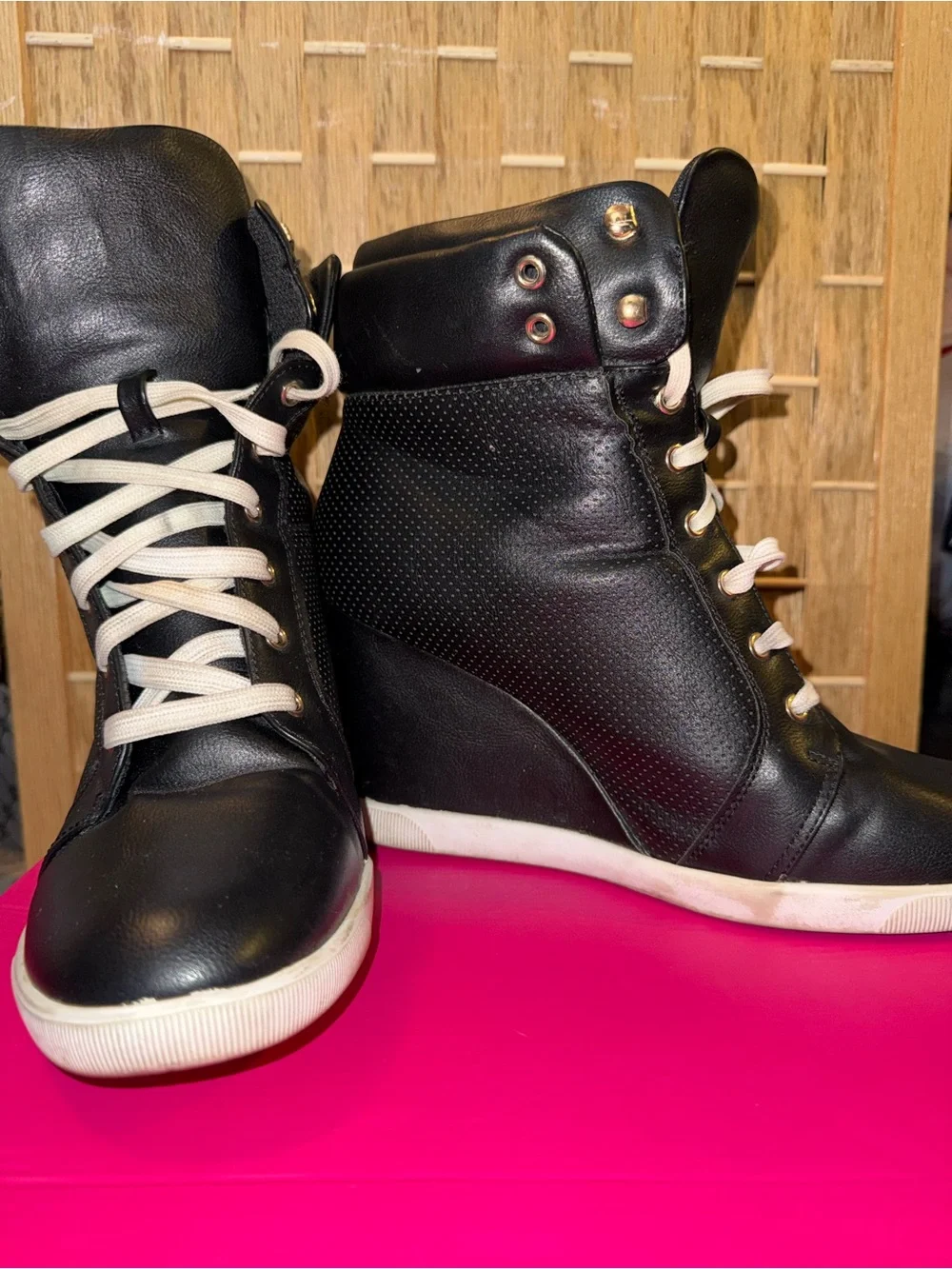 Black High-Top Women’s Fashion Sneakers - Neutral Laces